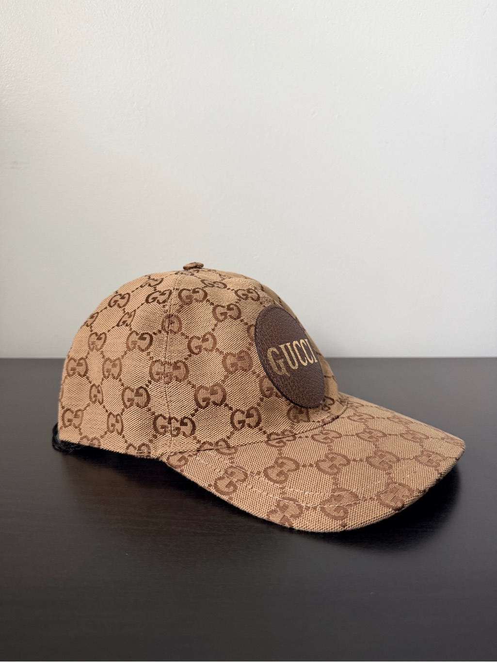Nwt- Gucci Tan Brown Gg Monogram Baseball Cap With Leather Logo Patch